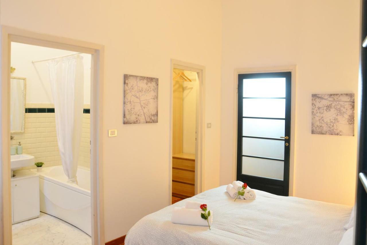 Meta Italy da Silvia Apartment Milan Bagian luar foto