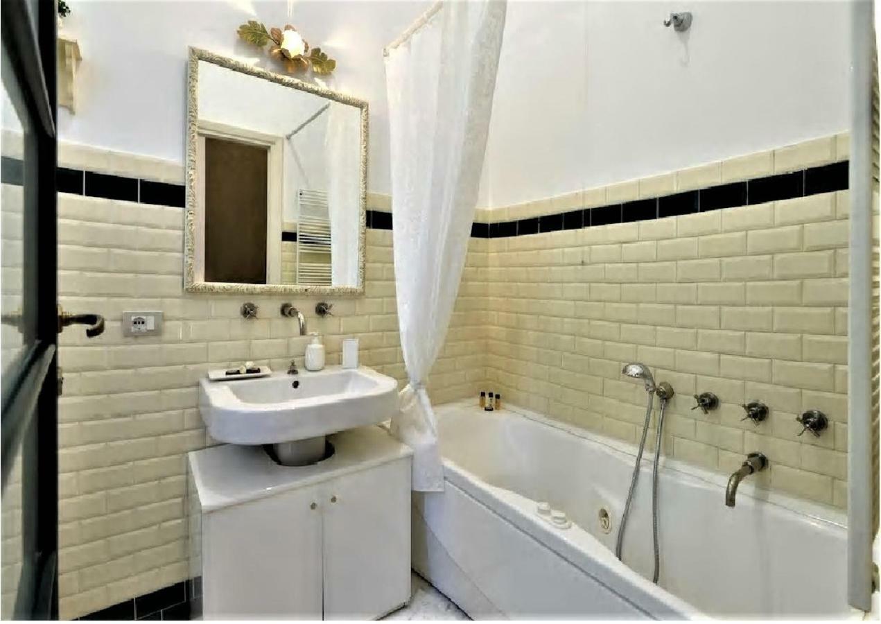 Meta Italy da Silvia Apartment Milan Bagian luar foto